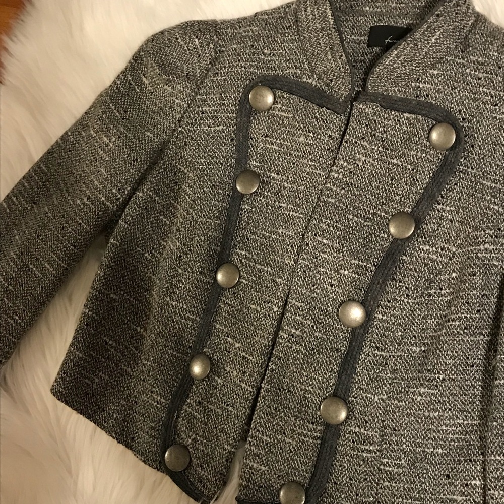 Short Tweed Jacket - Picture 3 of 4